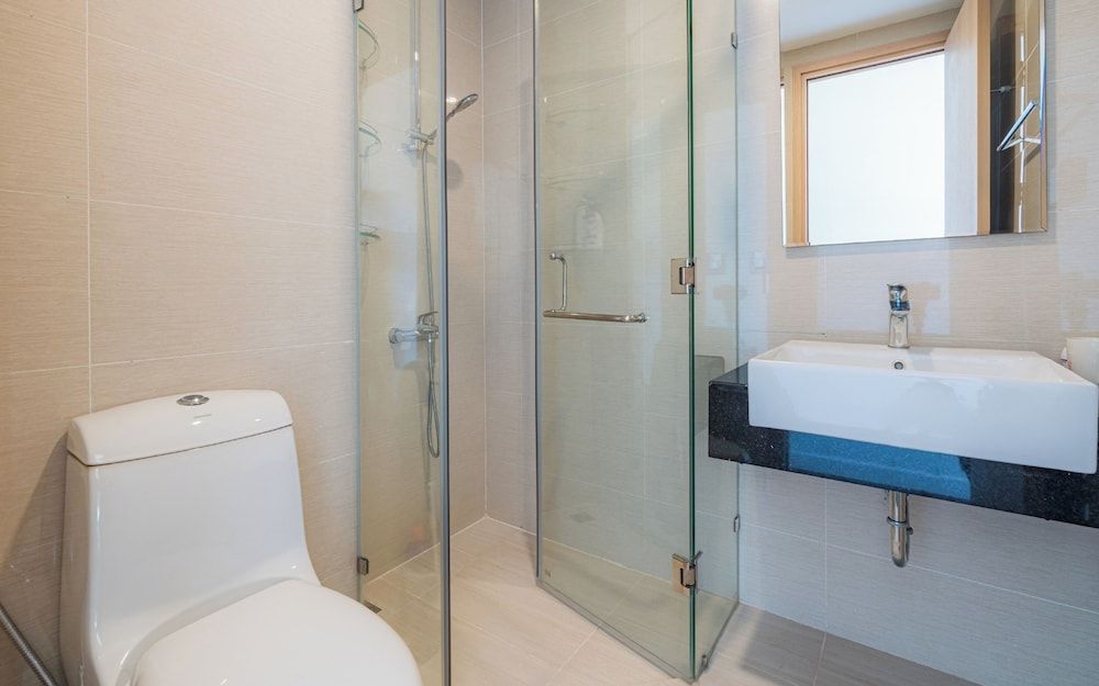 Park Legend Tan Son Nhat Airport Luxury Premier Suite, 2 Bedrooms, City View, Poolside 2