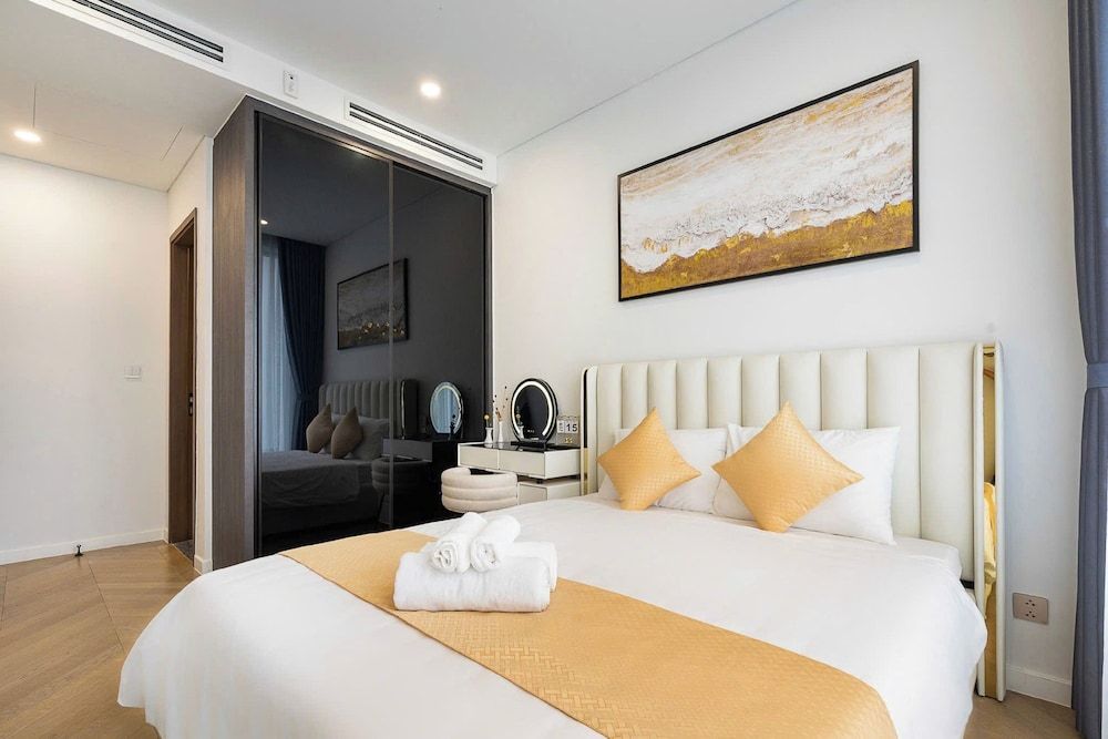 Park Legend Tan Son Nhat Airport Luxury