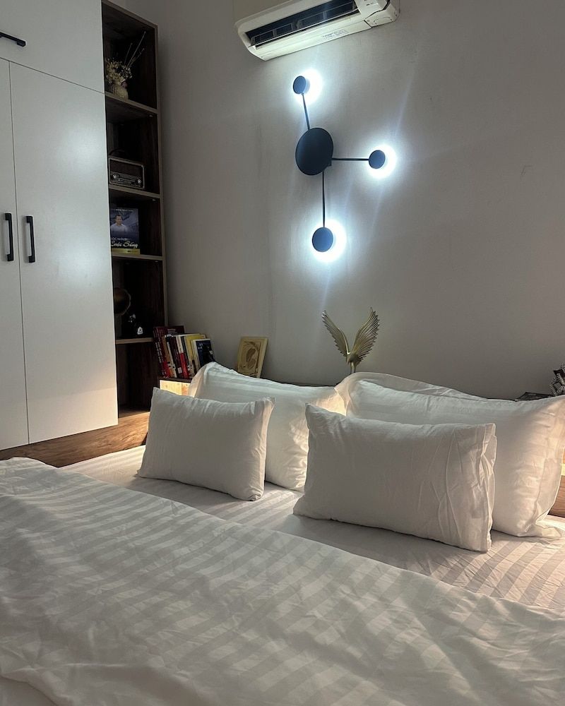 Deluxe Room, 1 King Bed