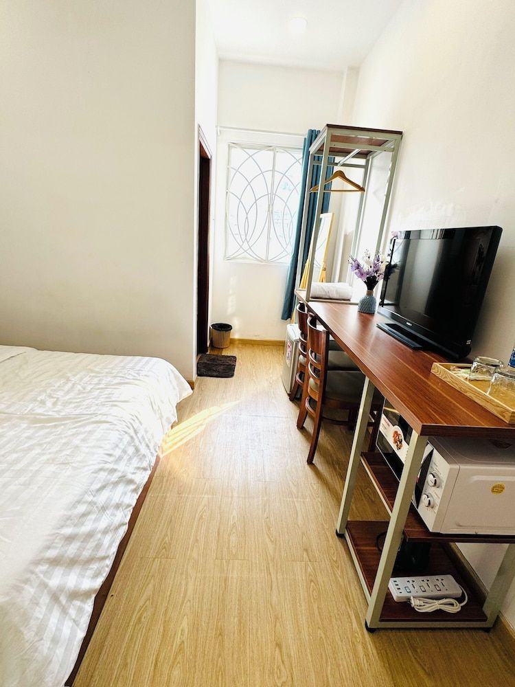 Economy Double Room, 1 Queen Bed, Private Bathroom, City View