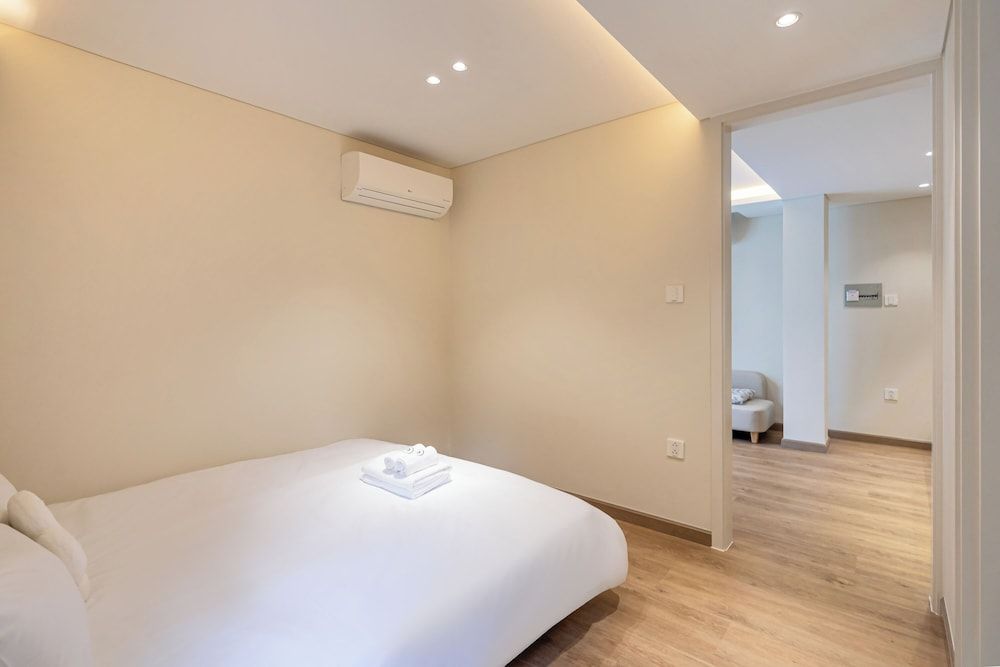 Tatami Junior One-bedroom Suite Balcony - Garden View