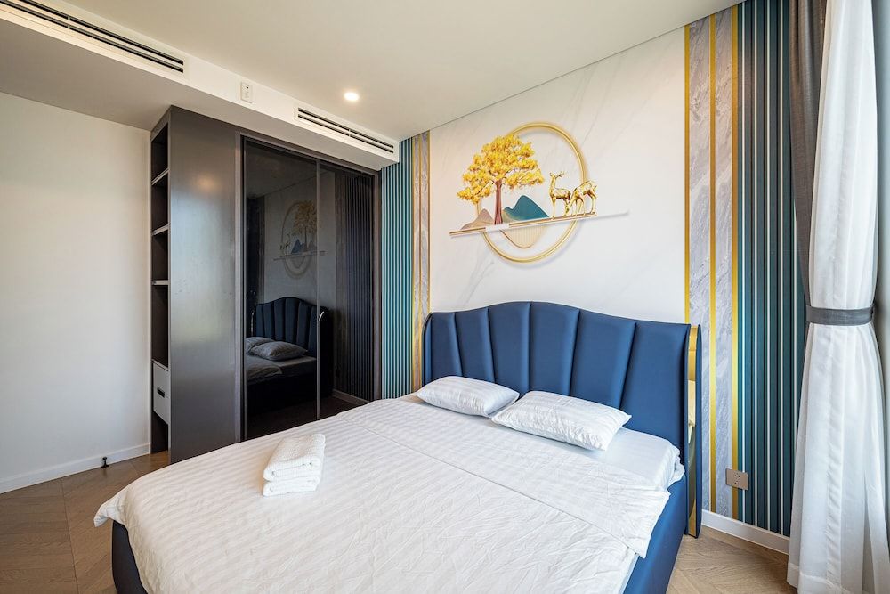 Presidential Suite, 2 Bedrooms, Club Lounge Access, Canal View