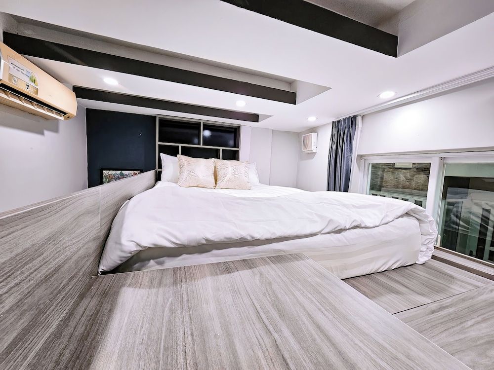 Triple Room, City View