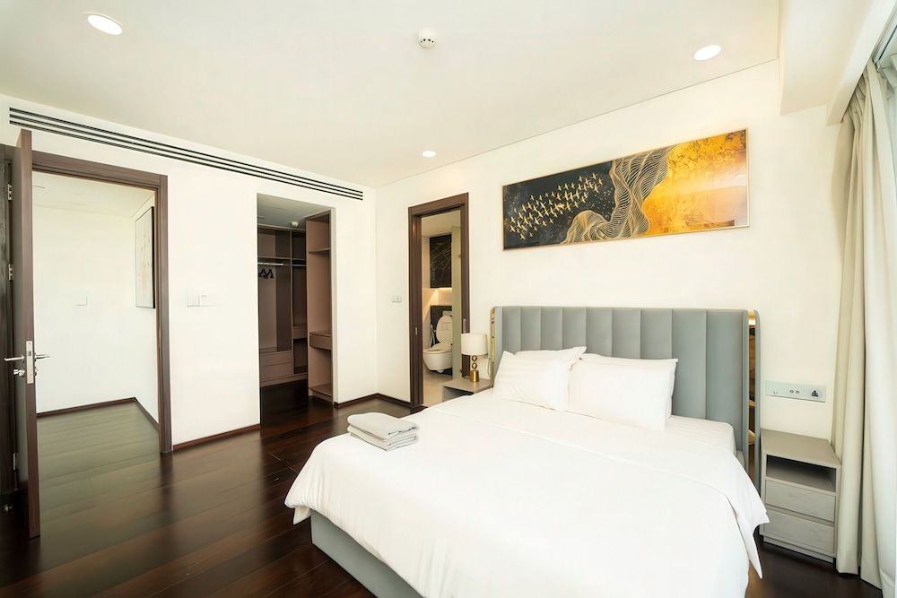 Premier Penthouse, 4 Bedrooms, Balcony, City View