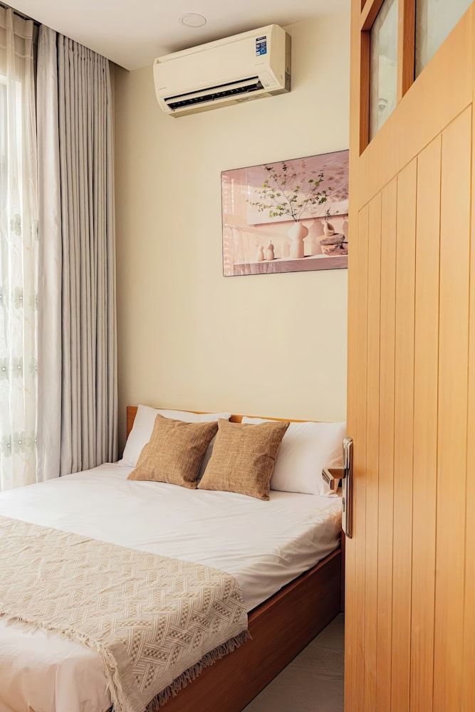 Deluxe Apartment, 1 Queen Bed with Sofa bed, Kitchen, City View