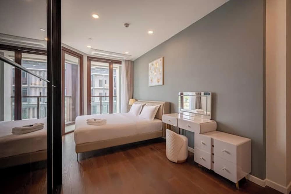Presidential Suite, 3 Bedrooms, Business Lounge Access, Harbor View