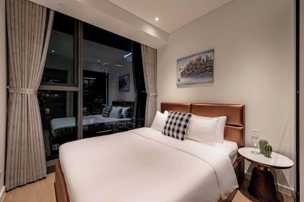 Business Suite, 1 Bedroom, Business Lounge Access, Harbor View