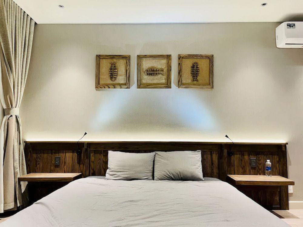 RAINBOW Sky Center TSN Airport Superior Studio, 1 Queen Bed, Kitchen, City View 3