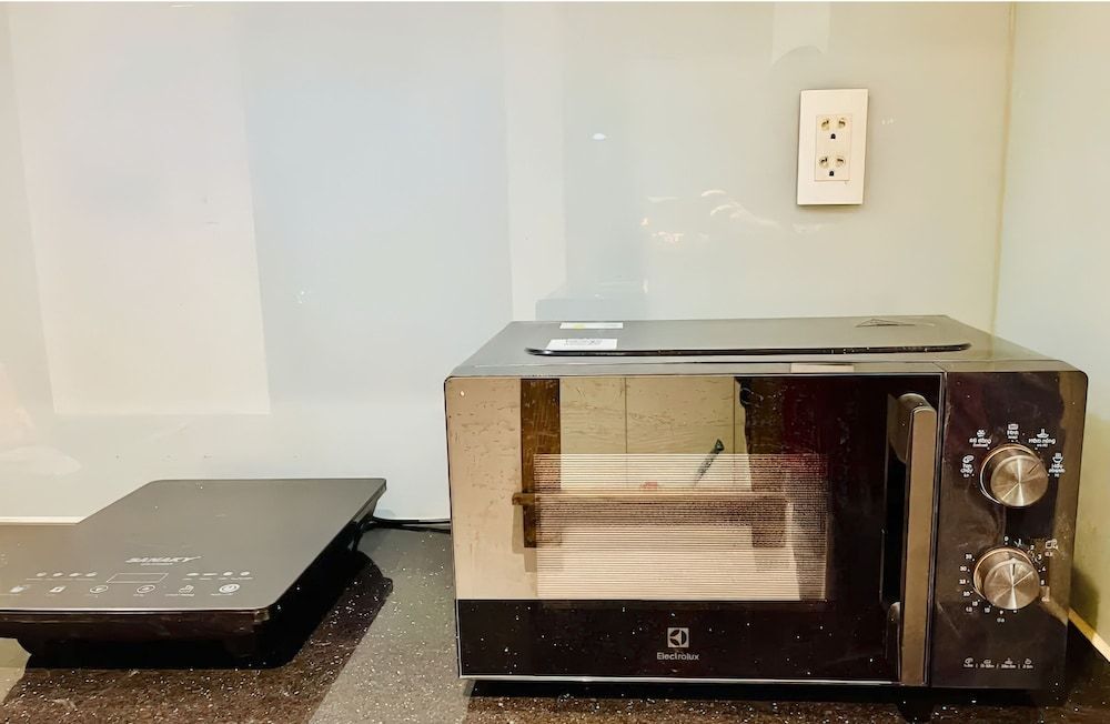 RAINBOW Sky Center TSN Airport Superior Studio, 1 Queen Bed, Kitchen, City View 9