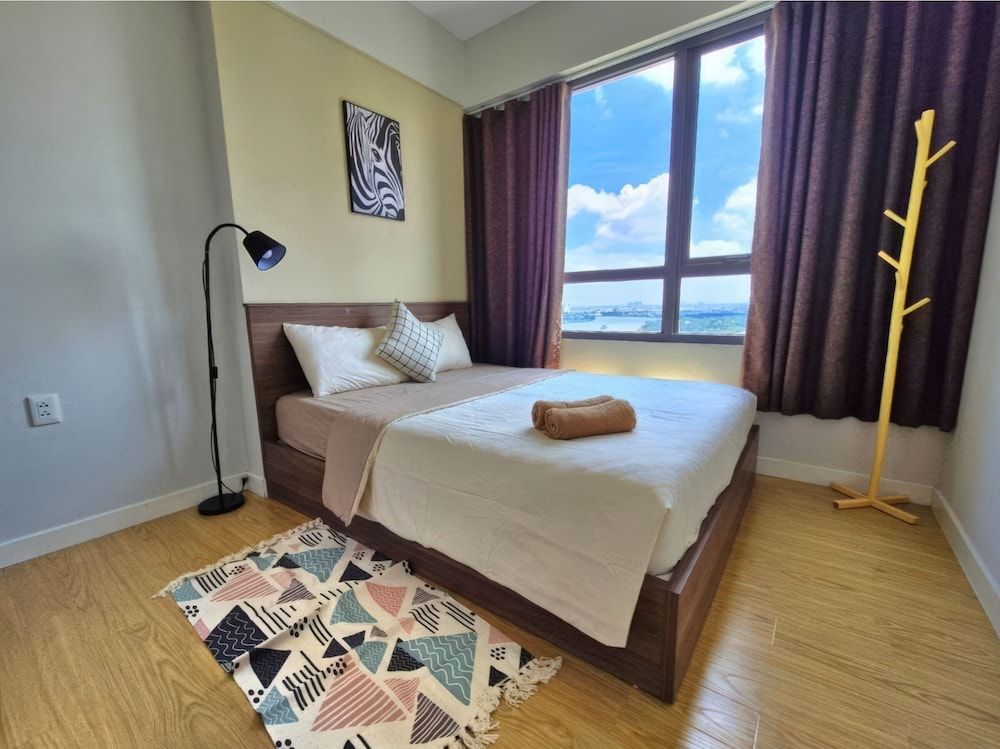 RAINBOW Sky Center TSN Airport