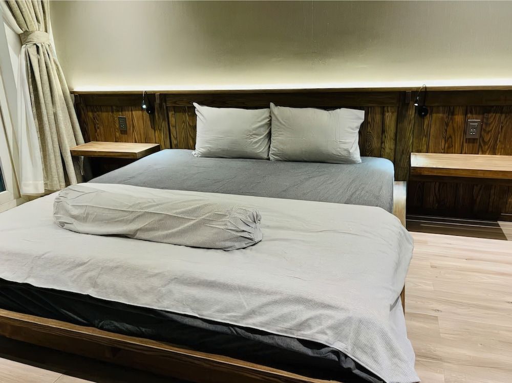 RAINBOW Sky Center TSN Airport Superior Studio, 1 Queen Bed, Kitchen, City View 2