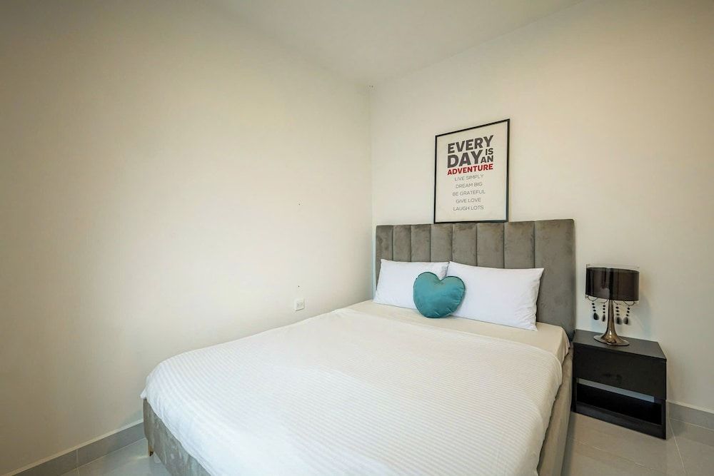 SOHO Citypoint Central Suites Deluxe Apartment, 2 Bedrooms, City View 8