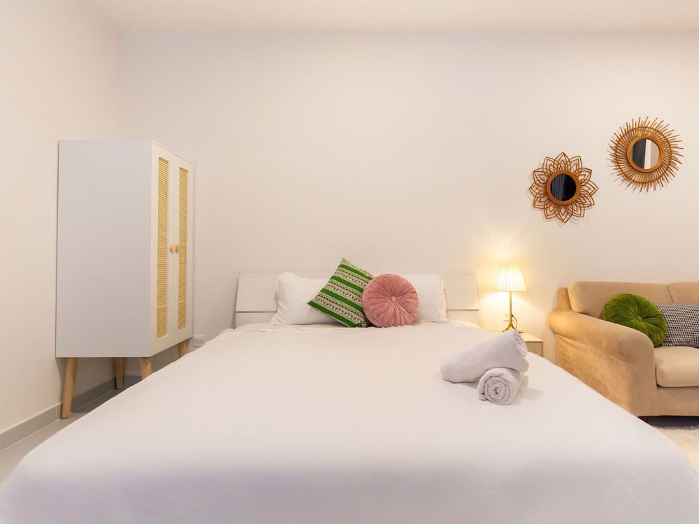 SOHO Citypoint Central Suites Deluxe Studio, 1 Bedroom, City View 2
