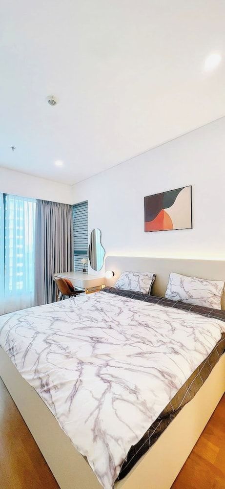 Superior Apartment, 2 Bedrooms, Kitchen, City View