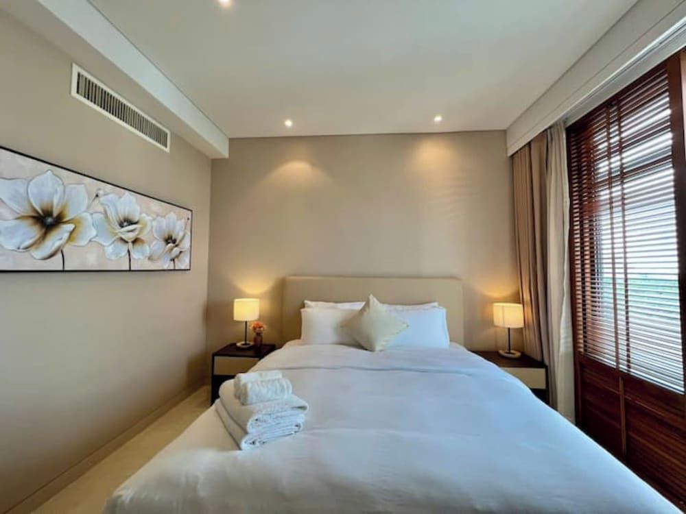 Royal Suite, 1 Bedroom, Business Lounge Access, City View