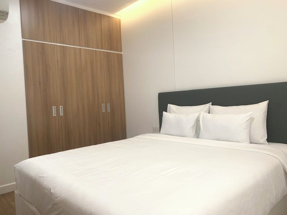 The Wellington-Republic Plaza Airport Luxury Apartment, Balcony, City View 3