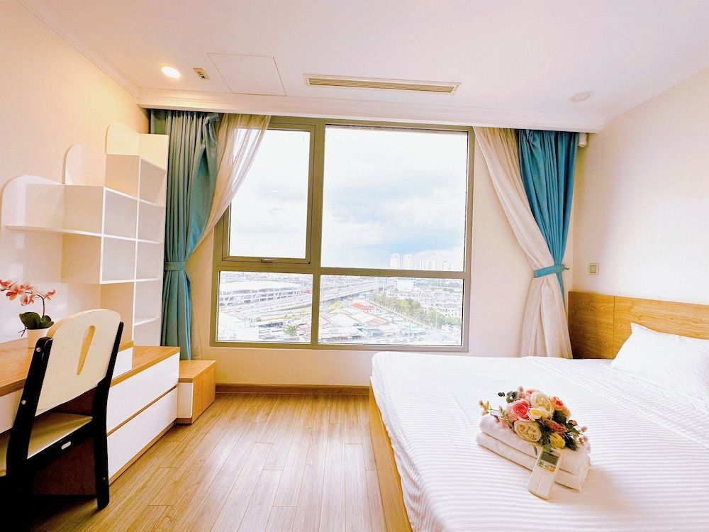 Premier Suite, 1 Bedroom, Business Lounge Access, City View