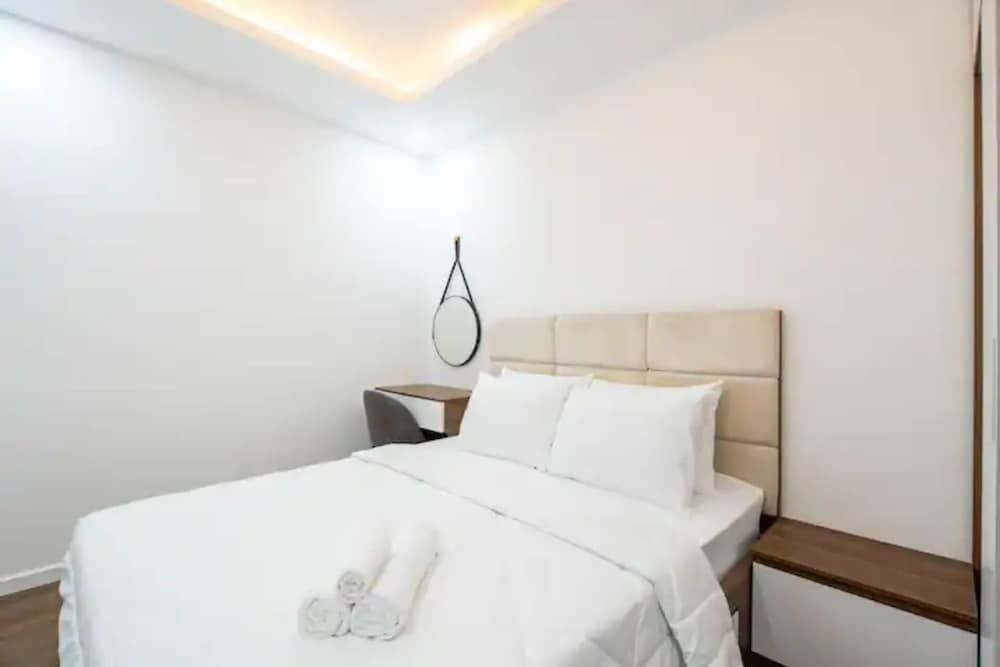 Sky Center Gem Tan Binh District Deluxe Apartment, 2 Bedrooms, Balcony, City View