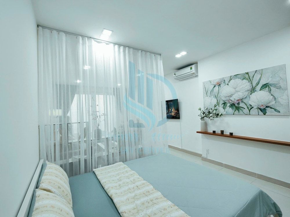 Luxury 2-bedroom Apartment Basic Condo, City View 5