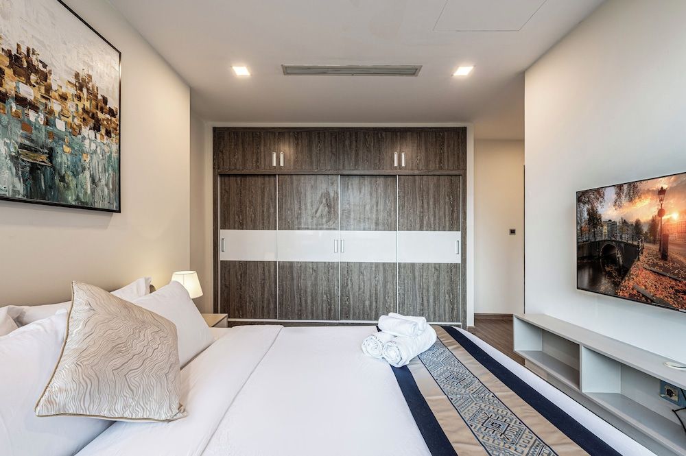 Luxury Apartment, 4 Bedrooms, Balcony, City View