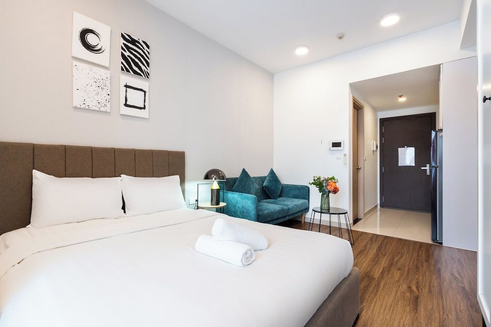 Refined Saigon - Rivergate Apartment Family Studio, 1 Queen Bed with Sofa bed, City View 2