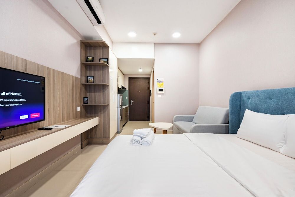 Refined Saigon - Rivergate Apartment Family Studio, 1 Queen Bed with Sofa bed, City View 6