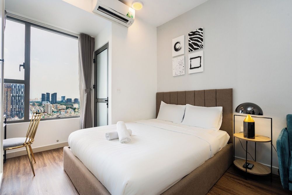 Refined Saigon - Rivergate Apartment Family Studio, 1 Queen Bed with Sofa bed, City View 3