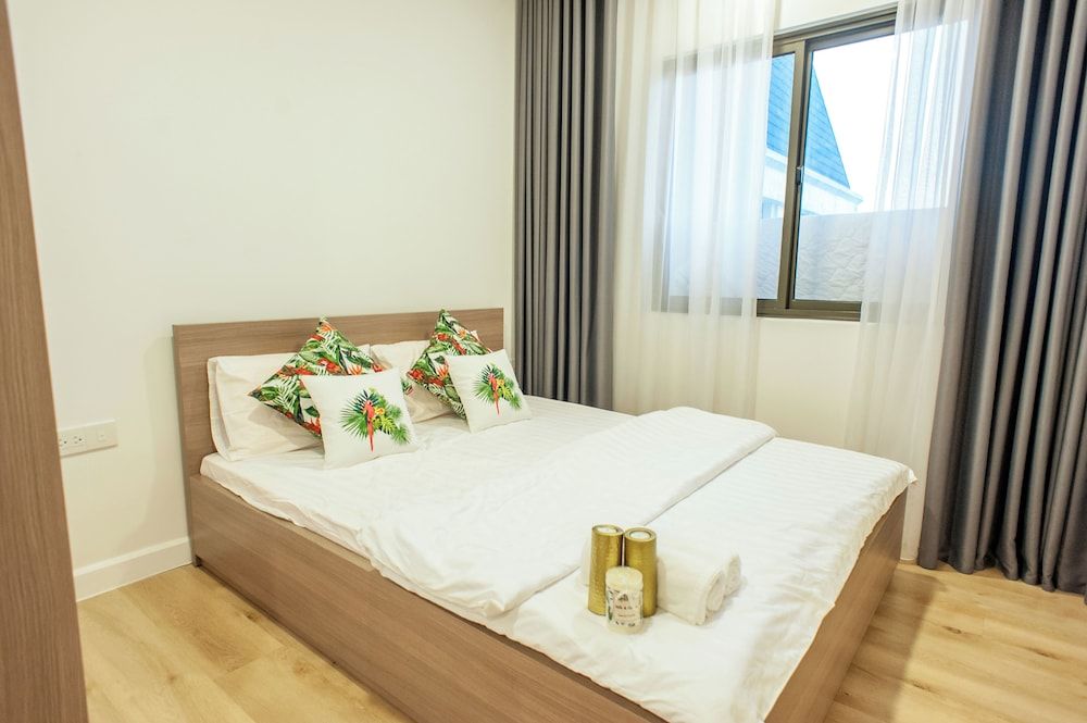 Refined Saigon - Rivergate Apartment Luxury Apartment, 2 Bedrooms, City View 5