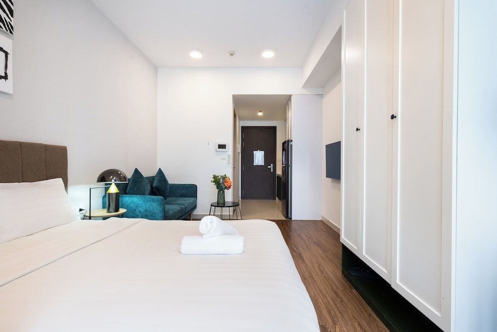 Refined Saigon - Rivergate Apartment