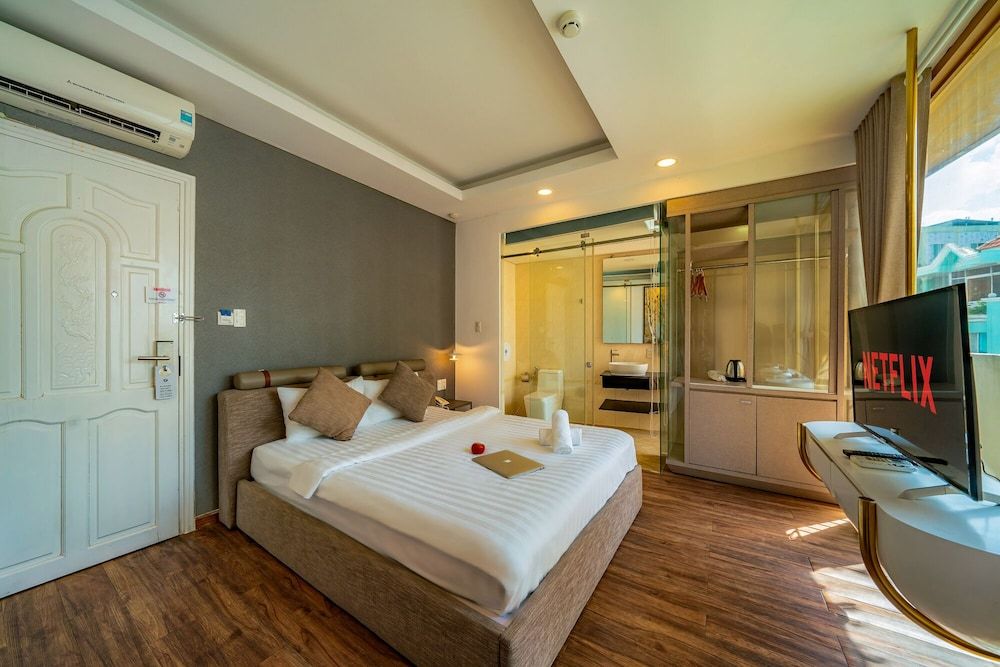 Deluxe Double Room, City View