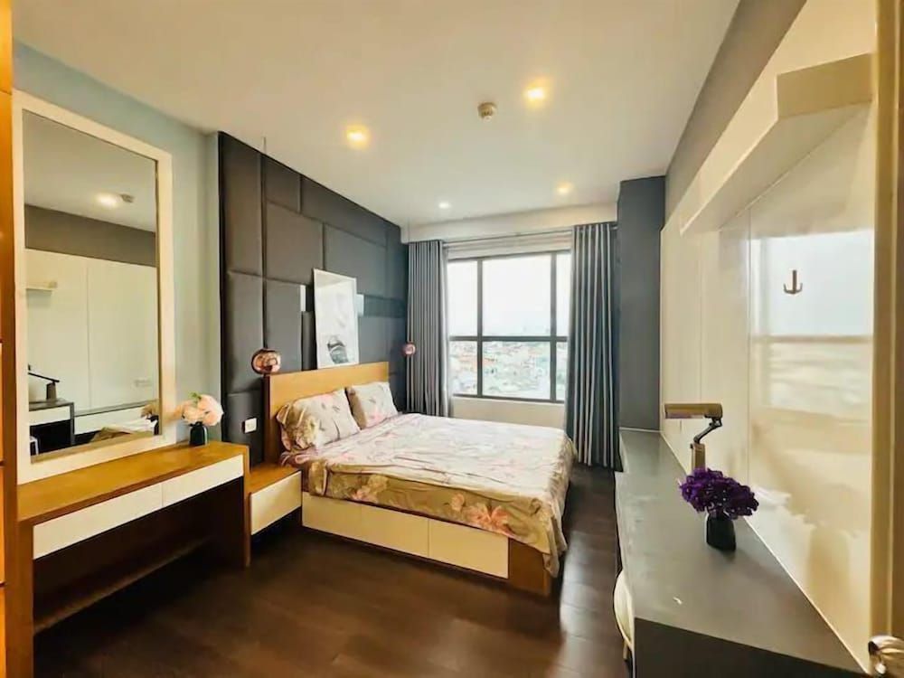 Family Apartment, Balcony, City View
