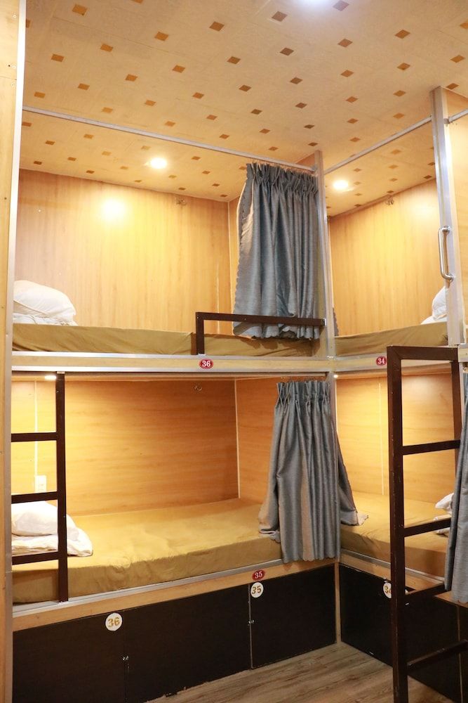 Basic Shared Dormitory, Women only