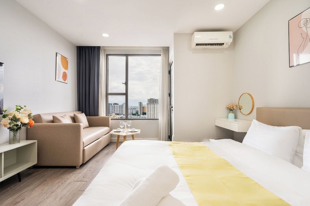 Panoramic Studio, River View