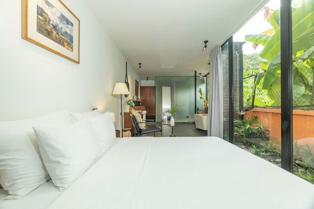 Nexus House Thao Dien Suite Garden Balcony Bathtub