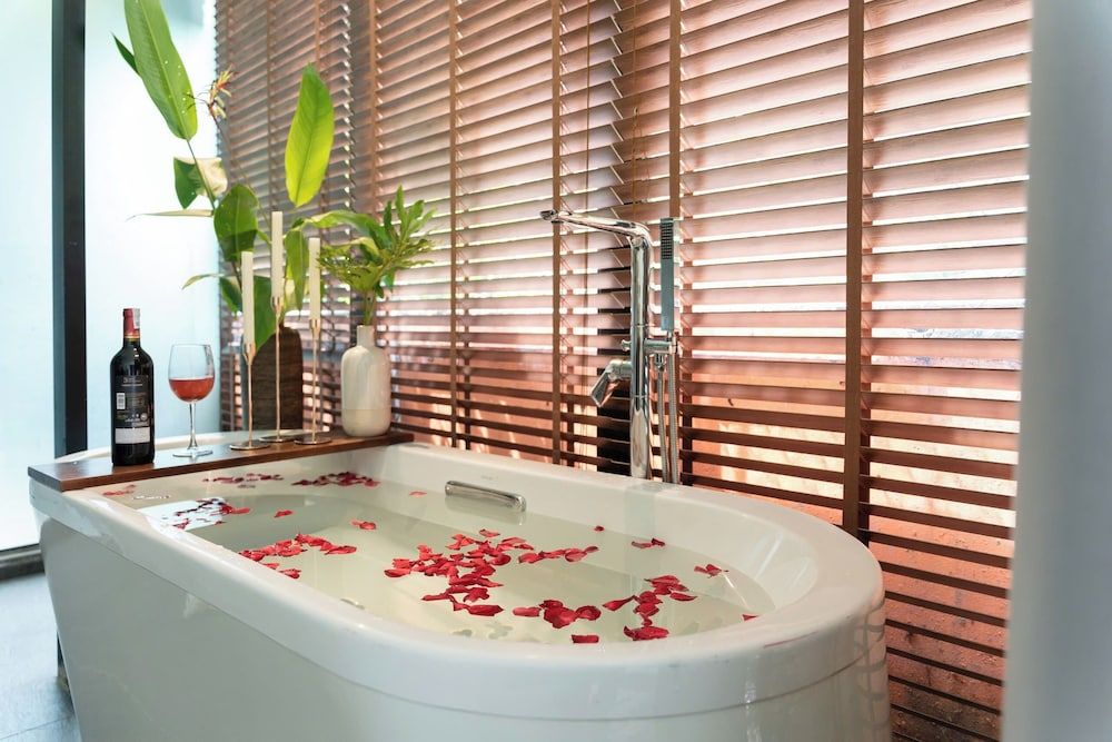 Nexus House Thao Dien Suite Garden Balcony Bathtub 4