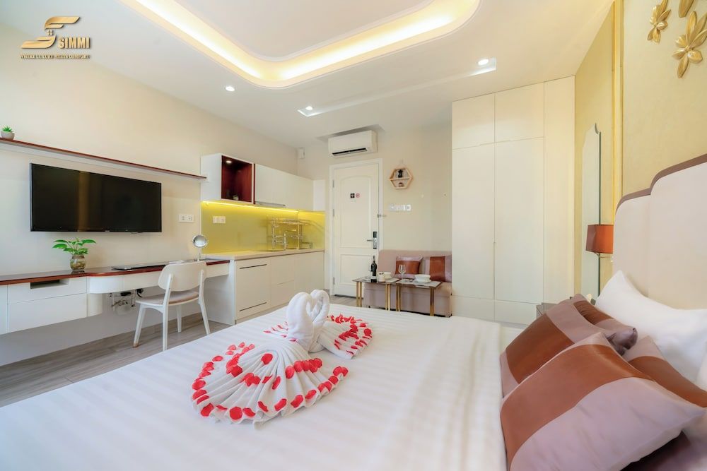 Studio, 1 King Bed with Sofa bed
