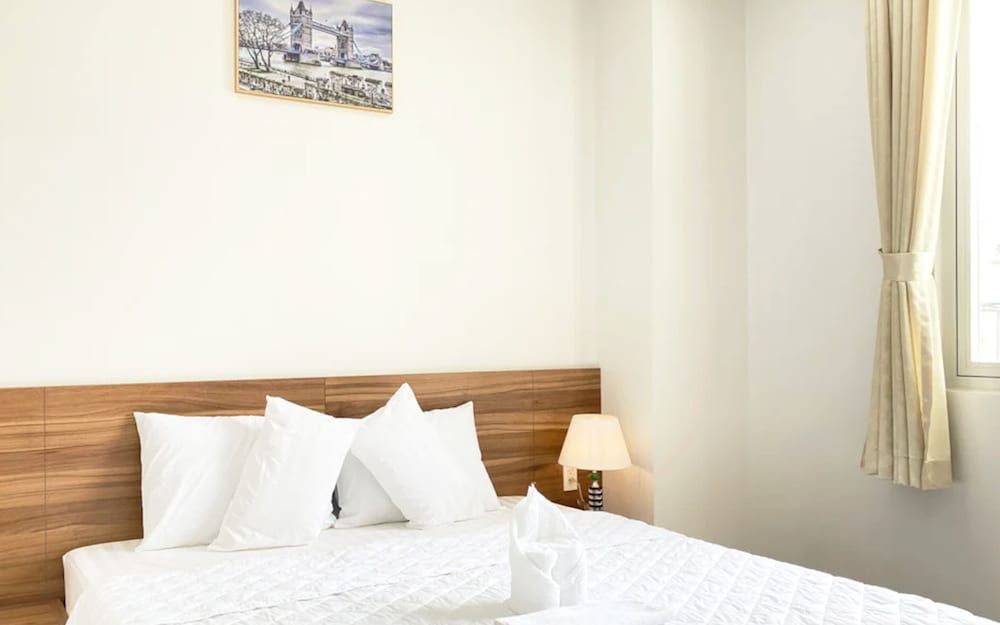 Superior Room, 1 King Bed, Bathtub, City View