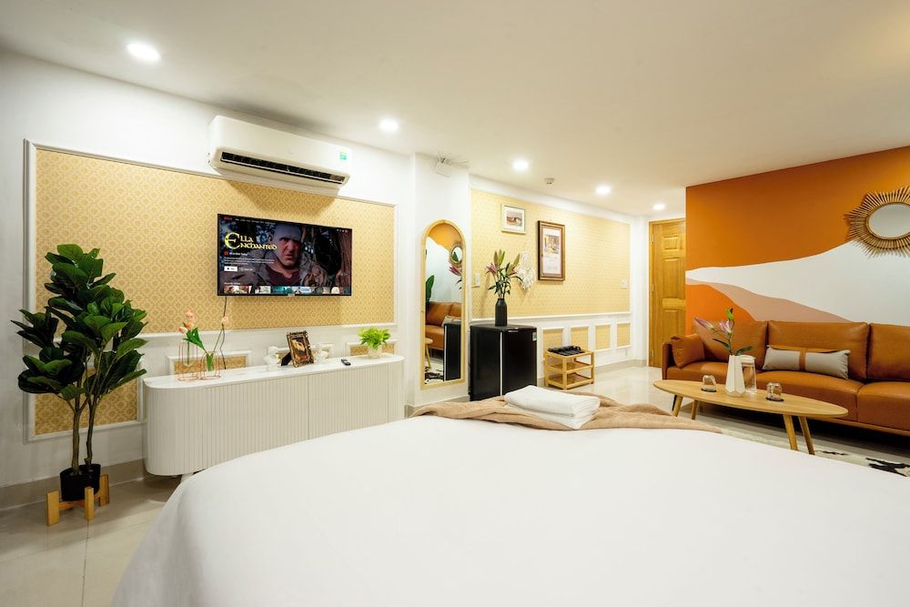 SAZI Church View Home - Free Nails/HairWash Design Room 5