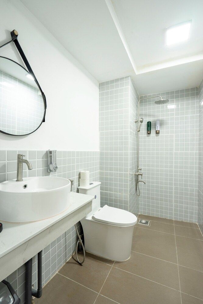 SAZI Church View Home - Free Nails/HairWash Design Room 6