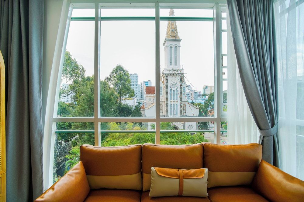 SAZI Church View Home - Free Nails/HairWash Deluxe Apartment 7
