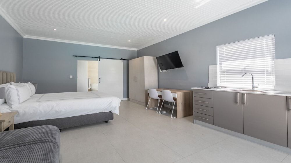 Deluxe Studio Suite