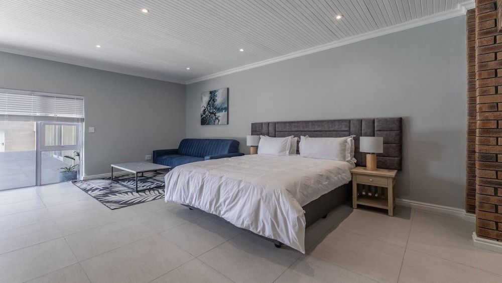 Deluxe Apartment, Pool View