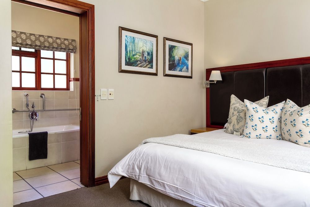 Noordhoek Village Hotel Standard Room, Non Smoking 3