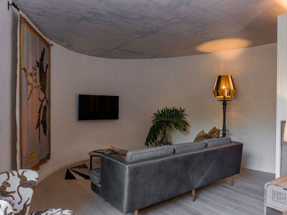 Future Found Sanctuary, Luxury Boutique Hotel By NEWMARK Earth Forest Pod 6