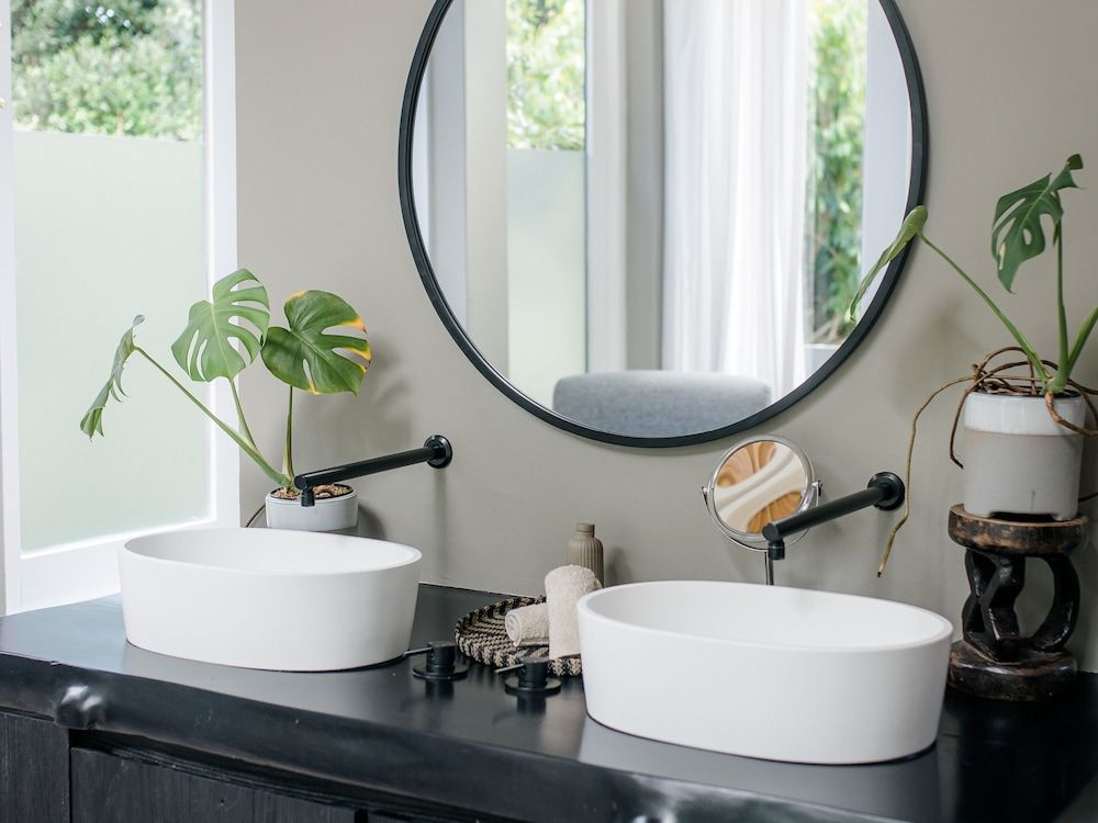 Maison Noir Grand Master Suite