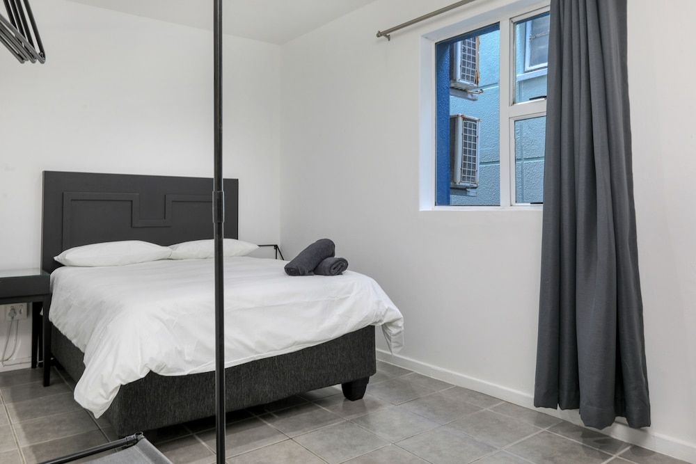 Inn & Out Express Sea Point Economy Double Room 2