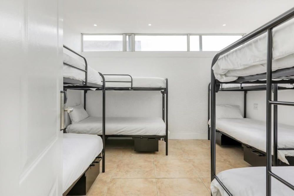 Inn & Out Express Sea Point