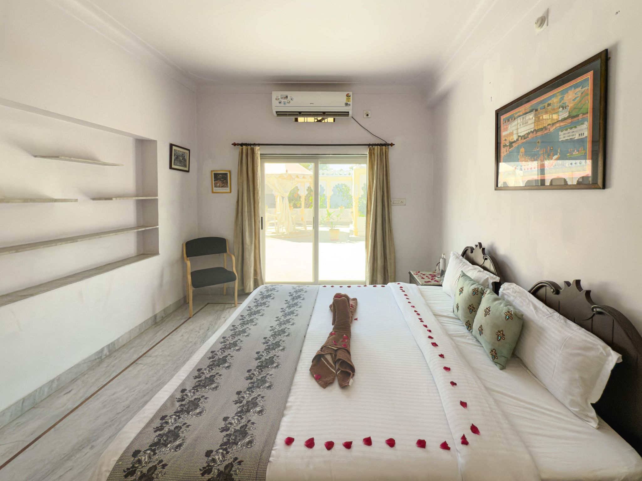 Pool View Luxury Cottage