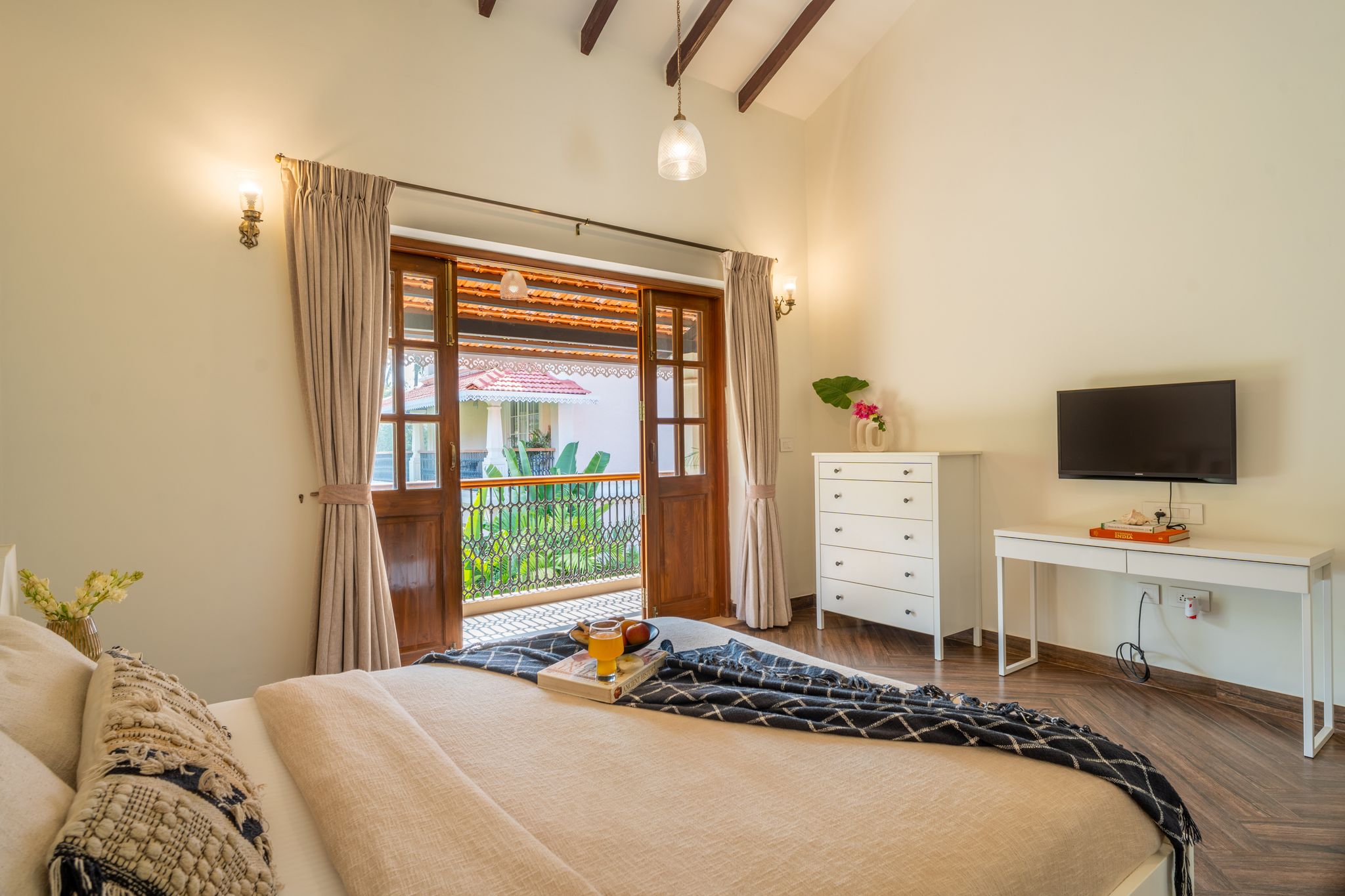  Elivass 4 BHK with Pvt Pool in Arpora | Lumin 4 BHK with Pvt Pool  8