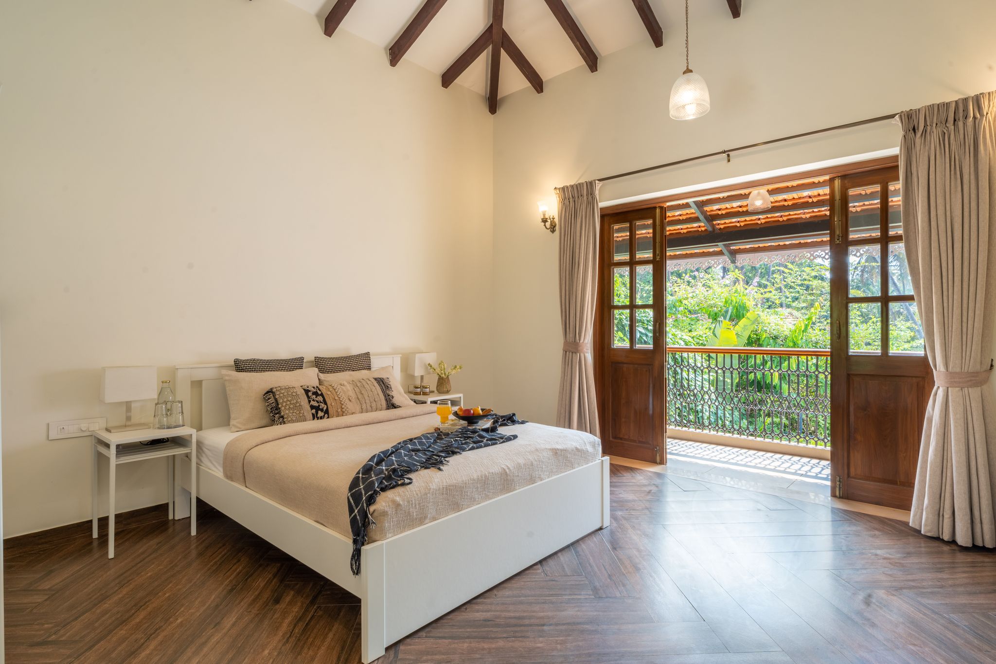  Elivass 4 BHK with Pvt Pool in Arpora | Lumin 4 BHK with Pvt Pool  7